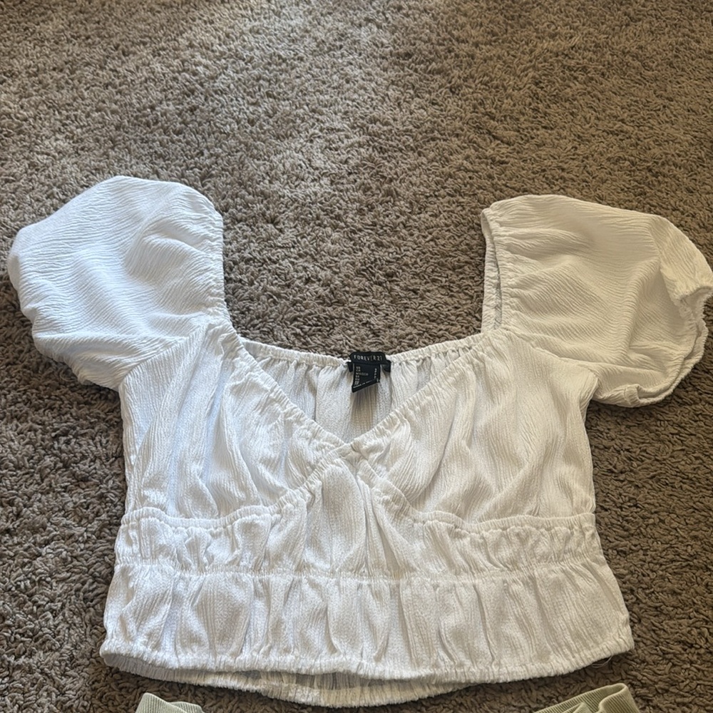 Forever 21 - White Small Crop - Picture 2 of 4